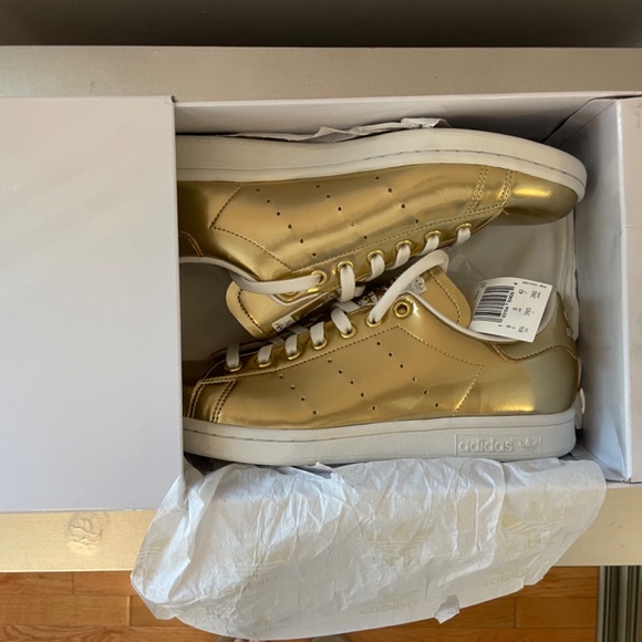 Stan Smith Sneakers - Gold - Brand New with Tags! - Picture 2 of 9